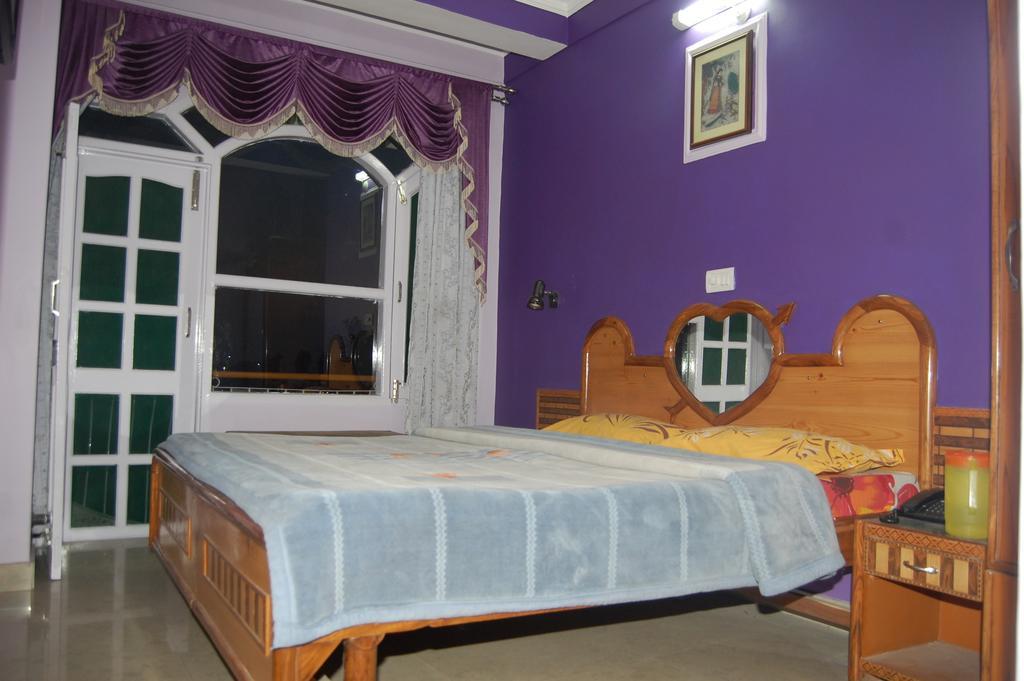 Hotel Ashish Inn Kandaghat Room photo