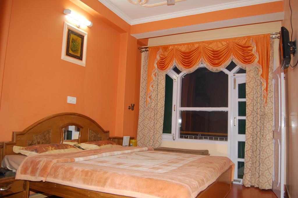 Hotel Ashish Inn Kandaghat Room photo